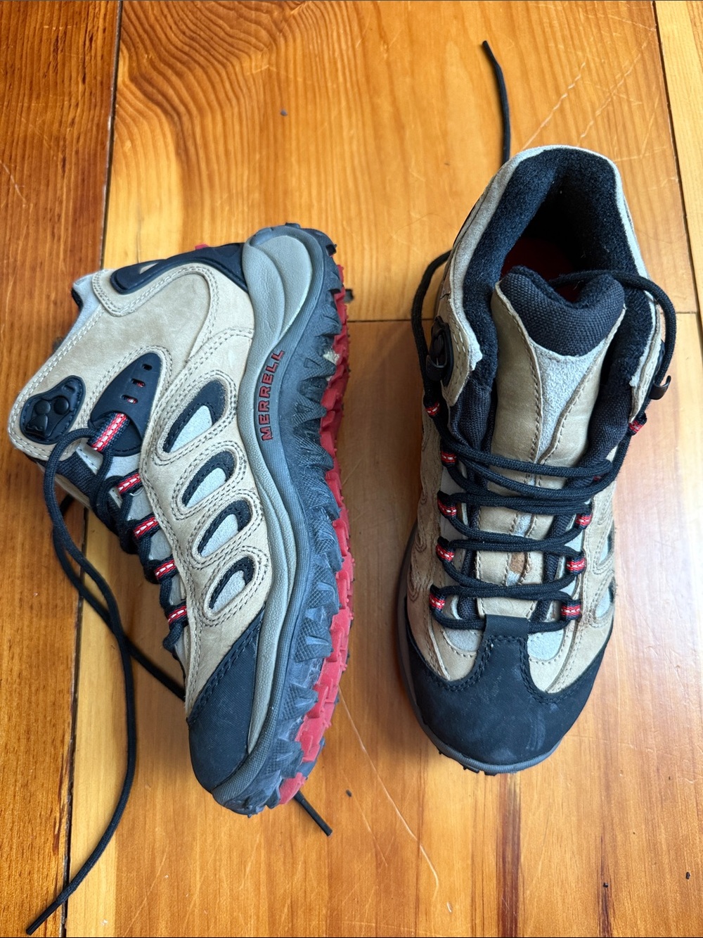 Merrell Tan, Black and Red